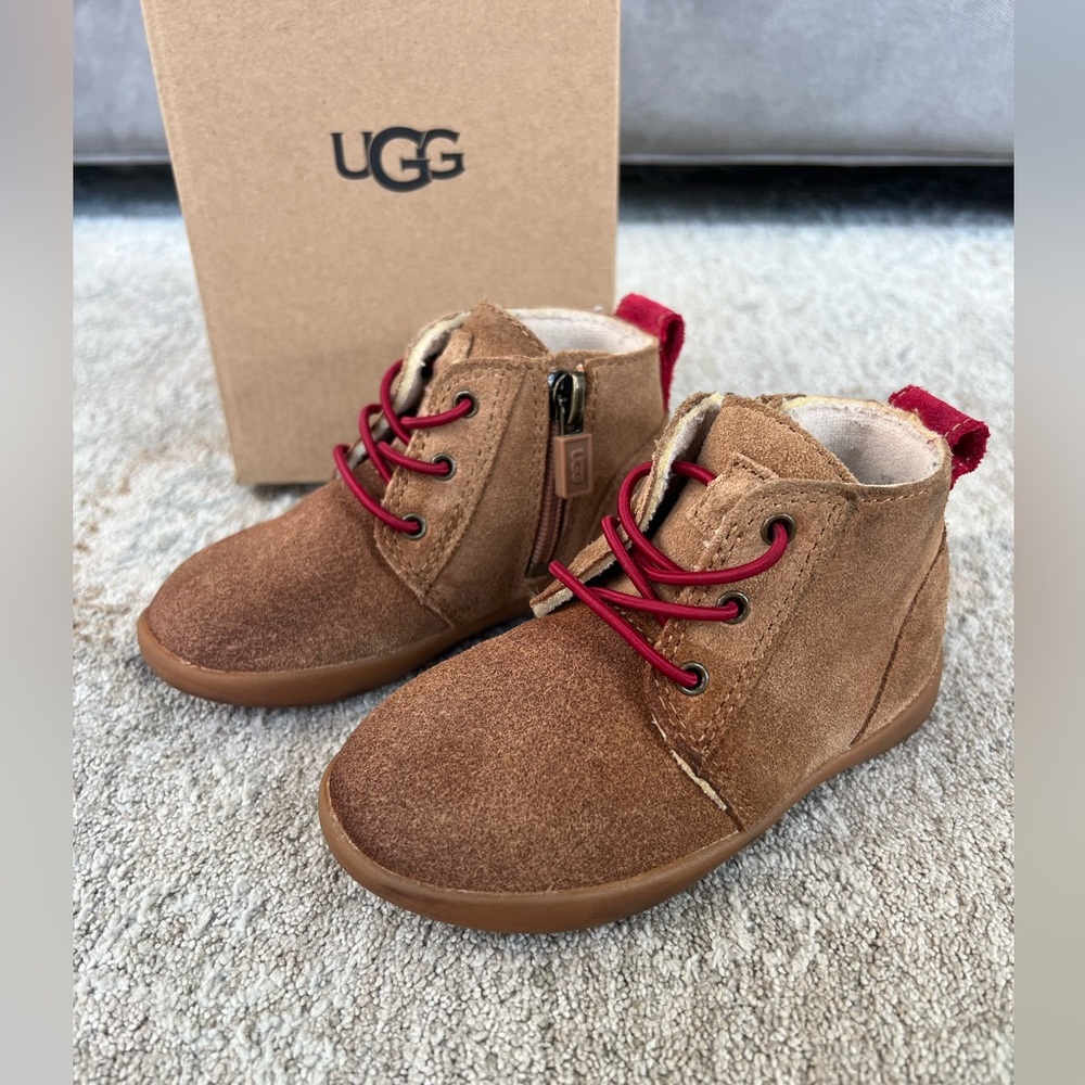 UGG Unisex-Baby Kristjan Chukka Boot size 7